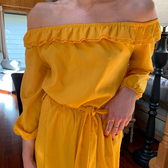 ✨ Romantic Ruffled Yellow Dress - Picture 3 of 5